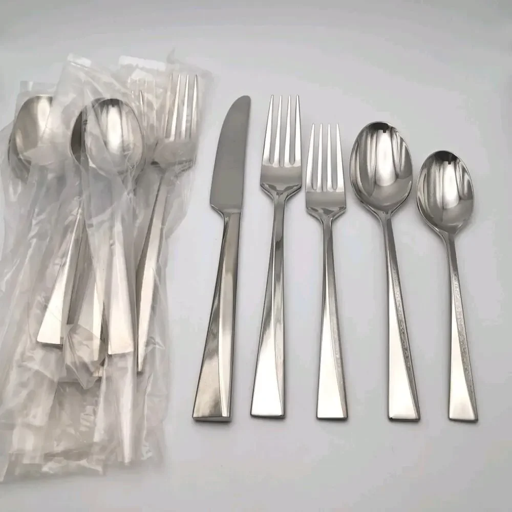 Gorham Twist 15 Piece Place Set Serves 3 Persons Stainless Glossy Flatware New!
